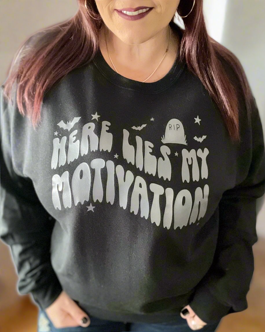here lies my motivation | graphic top