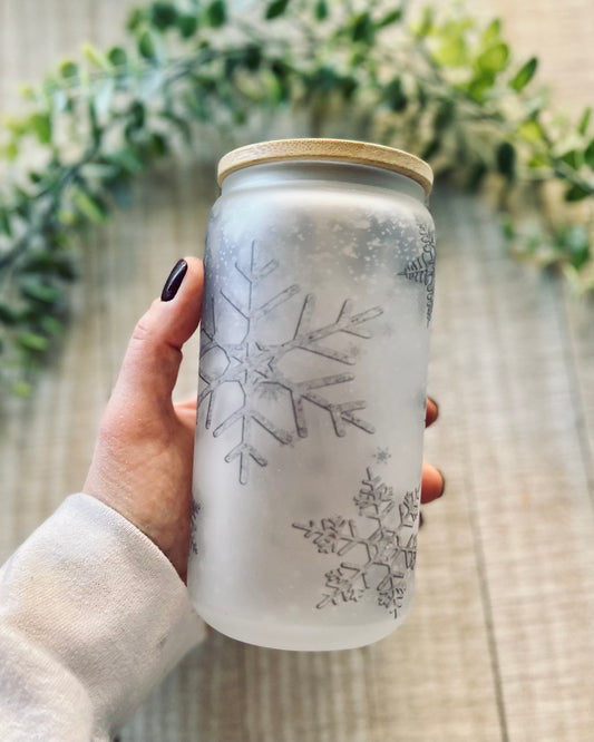 silver snowflakes | 16oz frosted glass can