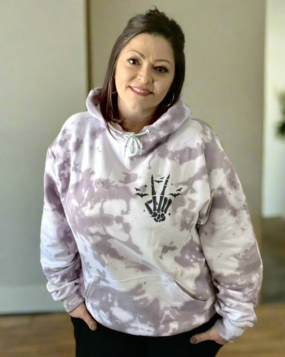 People Give Me The Creeps - Women's shirts - Rustic Cuts