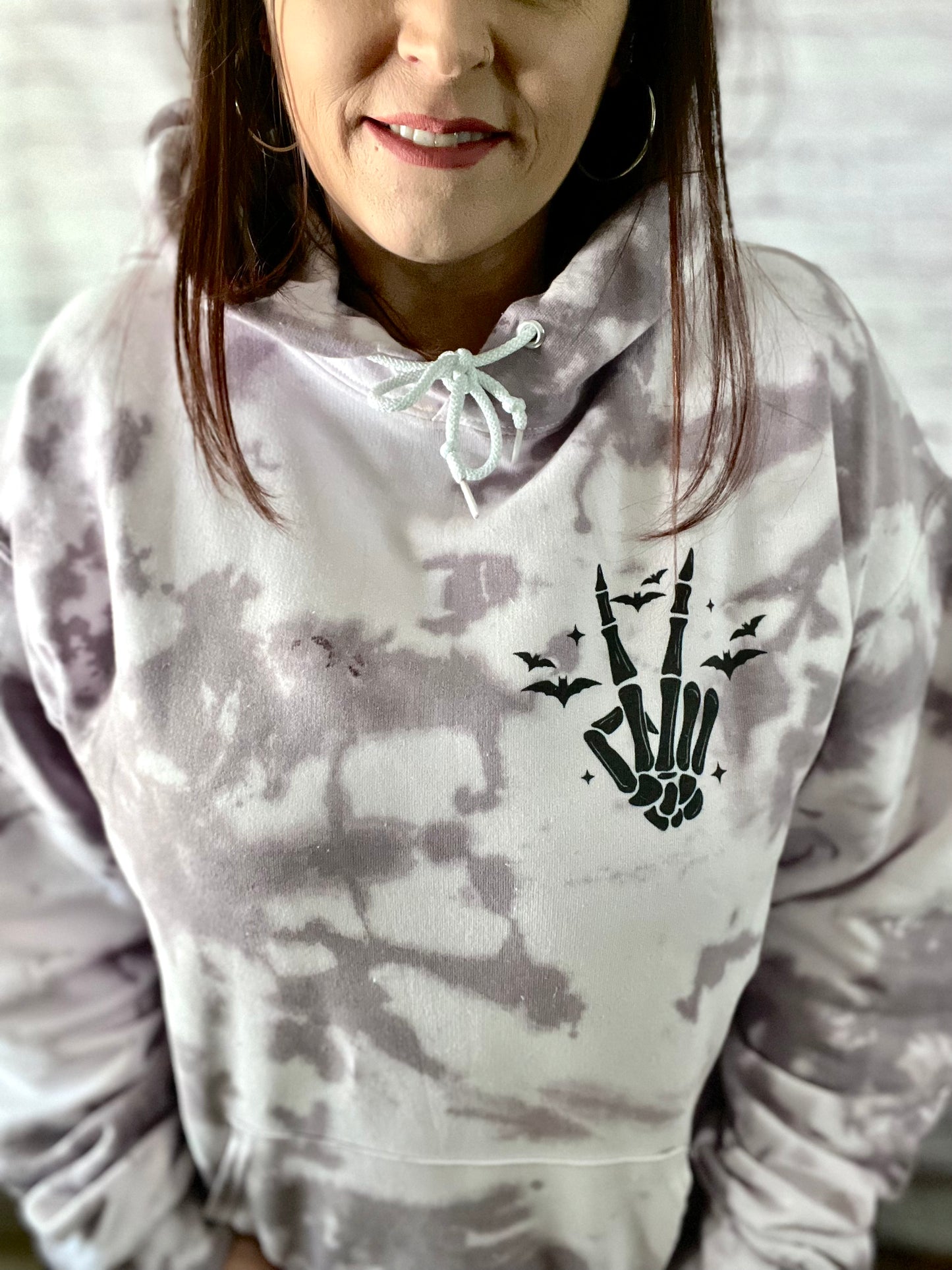 People Give Me The Creeps - Women's shirts - Rustic Cuts